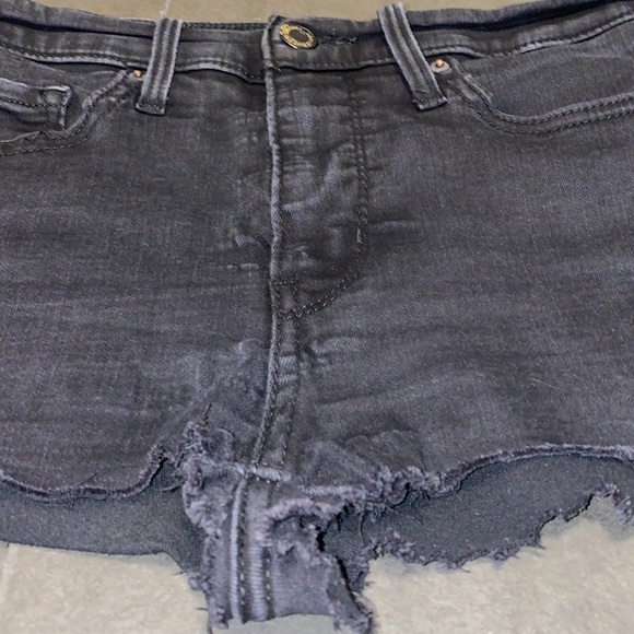Levi’s 311 Shaping Skinny Size 27 Faded Black Cutoff Jean High Waist Shorts - Picture 13 of 13